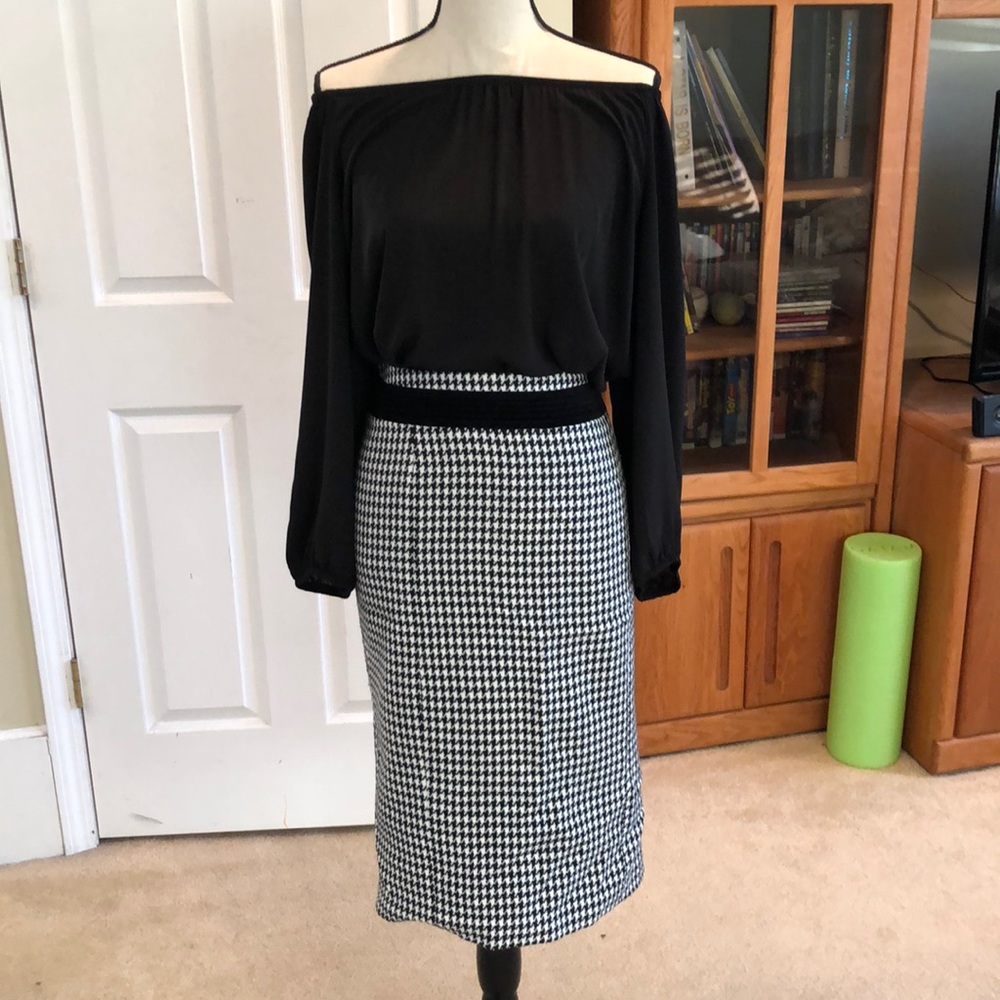 Beautiful career skirt!